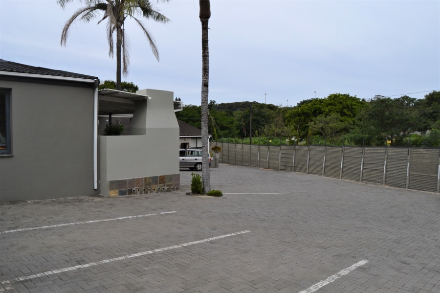 12 Bedroom Property for Sale in Nahoon Eastern Cape